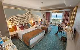 Royal Taj Mahal Hotel
